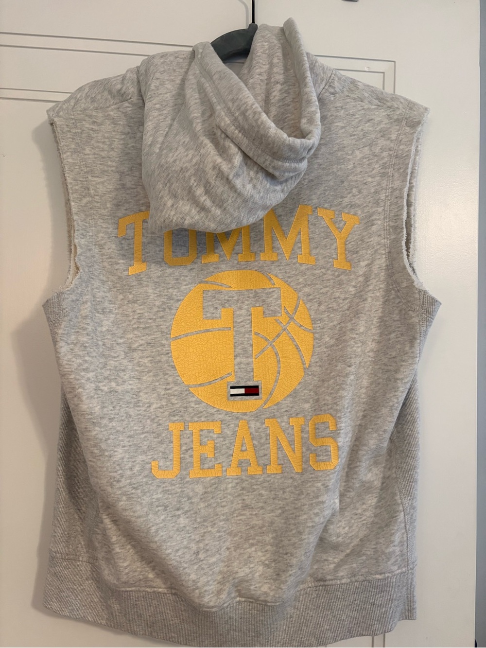 Women’s Tommy Hilfiger Gray Sleeveless Hoodie with Yellow Logo XS